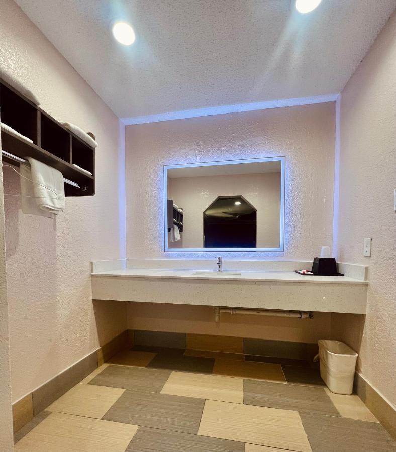 Hollywood Inn - Downtown Хьюстон Экстерьер фото