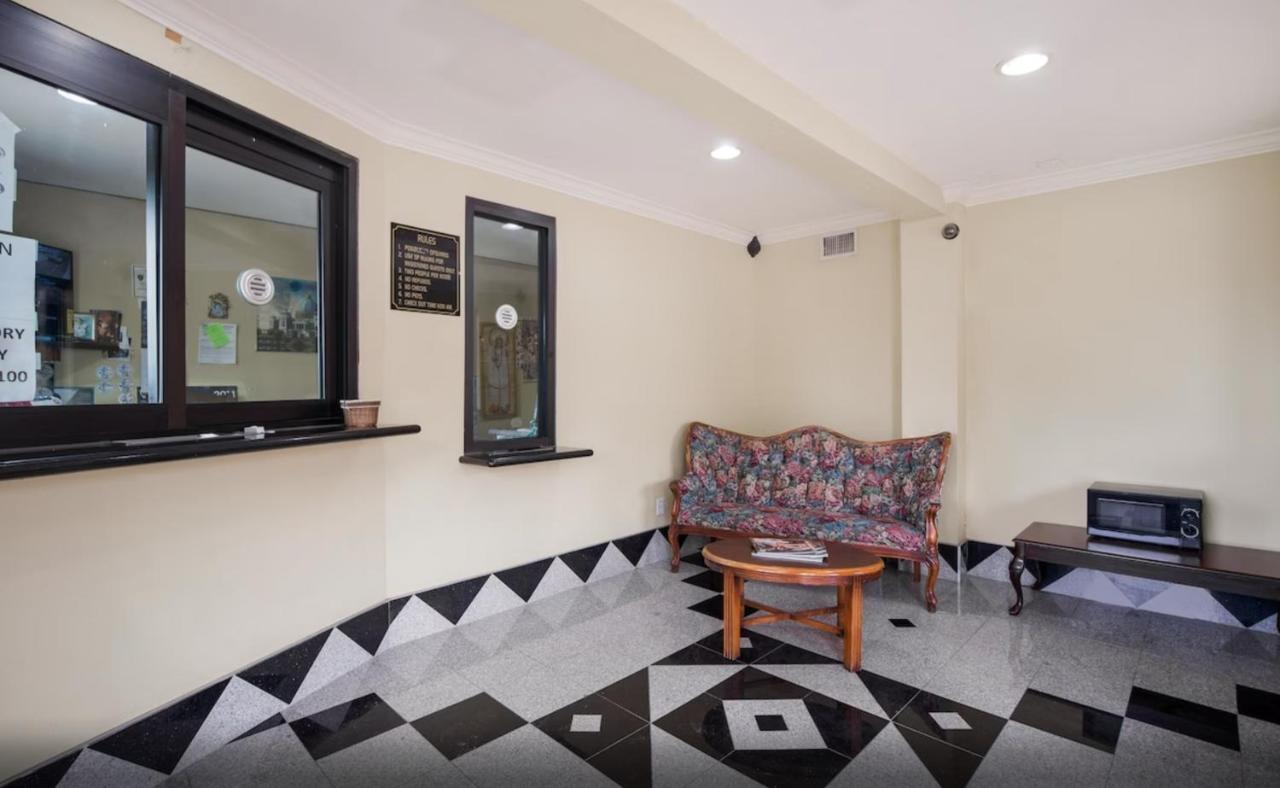 Hollywood Inn - Downtown Хьюстон Экстерьер фото